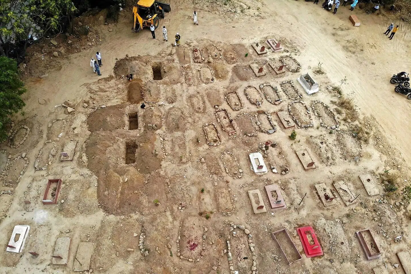 Der er snart ikke plads til flere ofre for covid-19 på den muslimske gravplads i Delhi.