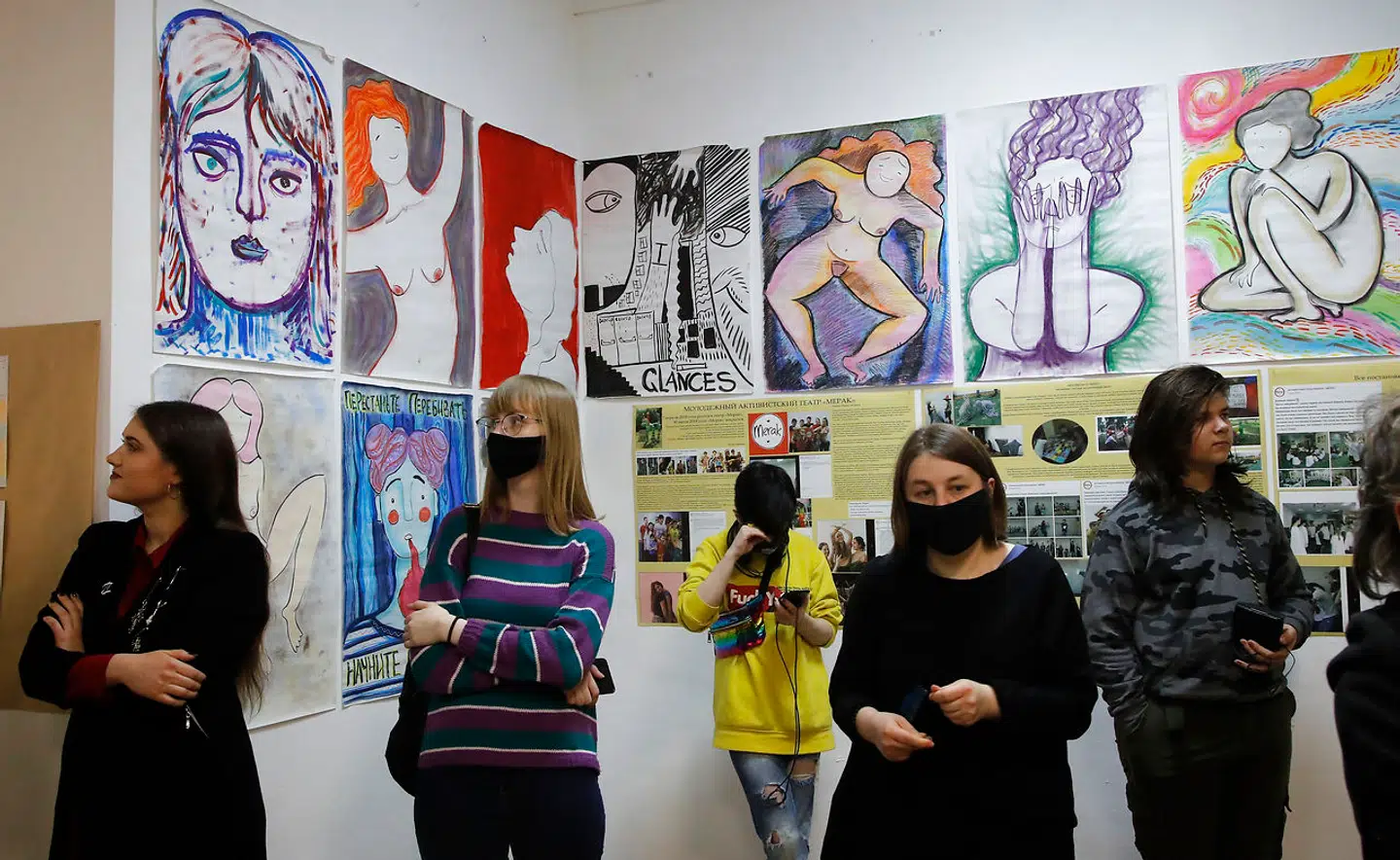 Her Yulia Tsvetkovas værker udstillet i St. Petersburg i april.