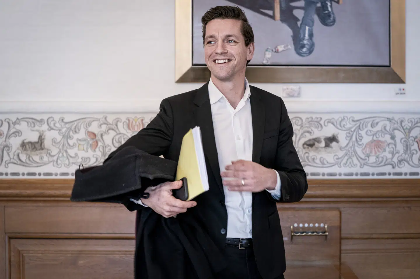 Folketingets Erhvervsudvalg havde torsdag indkaldt indenrigs- og boligminister Kaare Dybvad Bek (S) og erhvervsminister Simon Kollerup (S) i åbent samråd om coronahjælpen til Fristaden Christiania. Venstre frygter, at Christiania har fået dobbelt coronahjælp, men det afviser Kaare Dybvad Bek (S). Liselotte Sabroe/Ritzau Scanpix