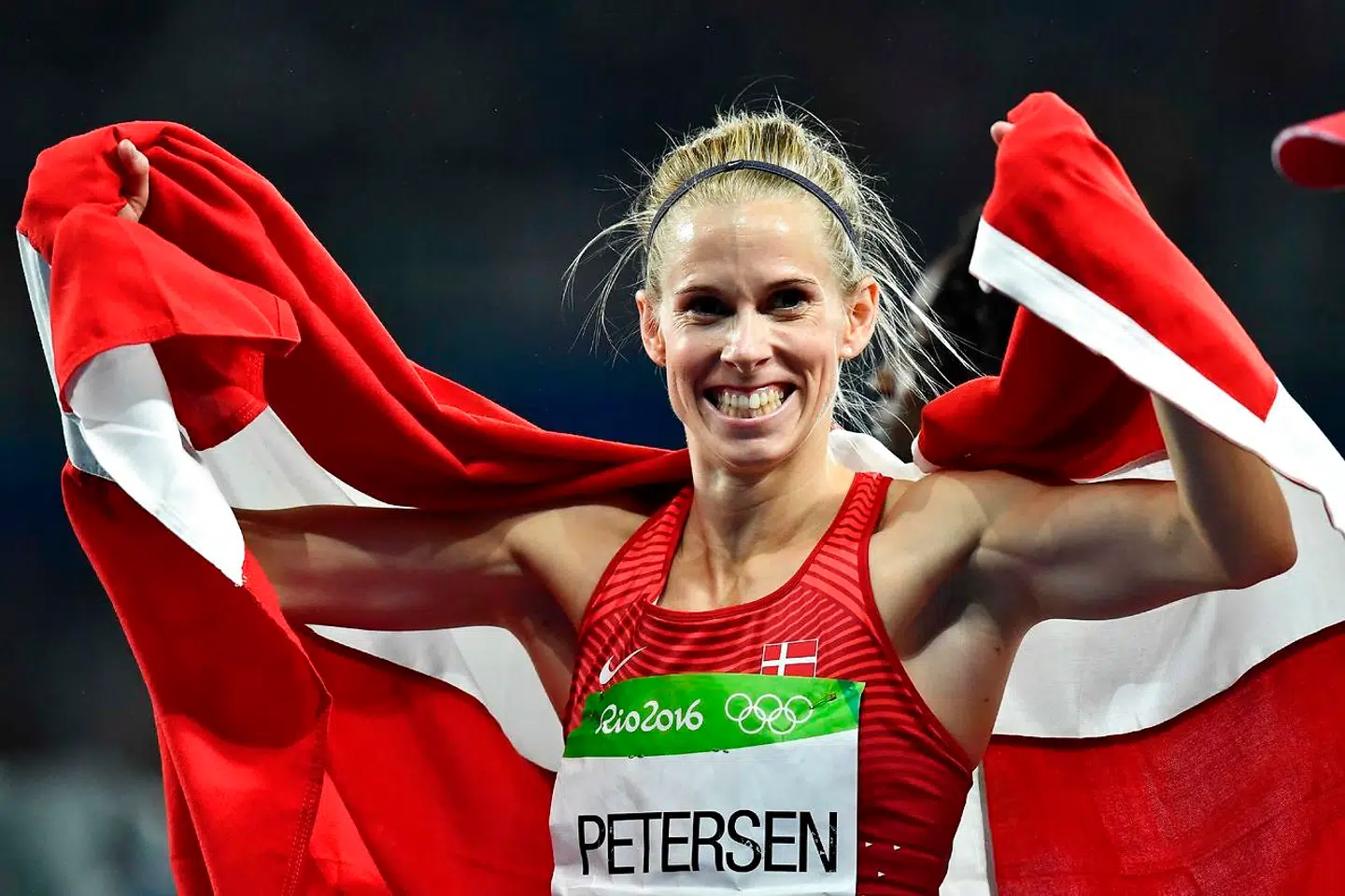 Sara Slott Madsen har ytret, at hun meget gerne så, at atleterne kom frem i vaccinekøen.