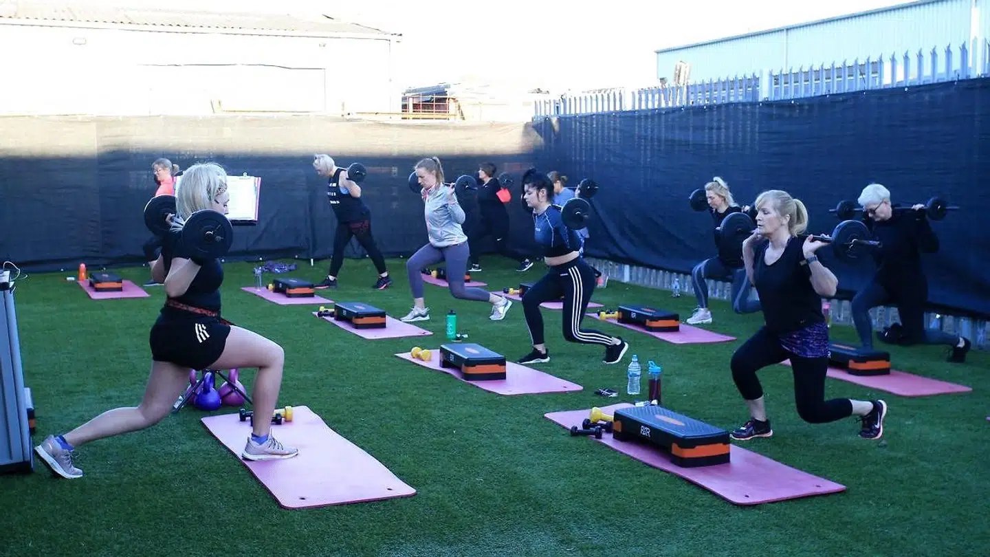 I England, hvor vaccinationerne mod covid-19, er foregået i et hurtigere tempo end i Danmark, er der nu mulighed for at dyrke fitness.