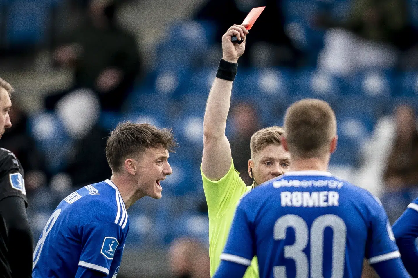 Lyngbys Marcel Rømer fik vist det røde kort, ganske kort tid før pausefløjtet lød. Mads Claus Rasmussen/Ritzau Scanpix