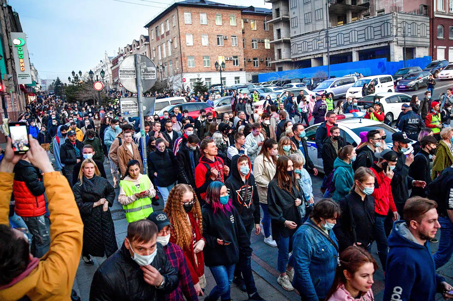 De første demonstrationer mod Putin-regimets fængsling af oppositionslederen Aleksej Navalnyj startede tidligt onsdag i Ruslands fjernøstlige by Vladivostok. Pavel Korolyov/Ritzau Scanpix