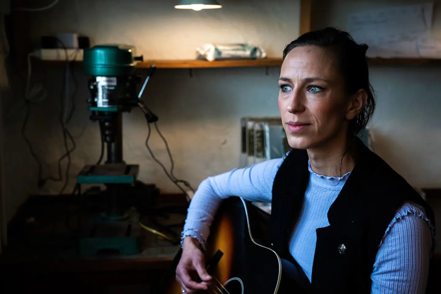 Musiker Mathilde Falch fotograferet i sit hjem i Birkerød, mandag den 12. april 2021.. (Foto: Emil Helms/Ritzau Scanpix)