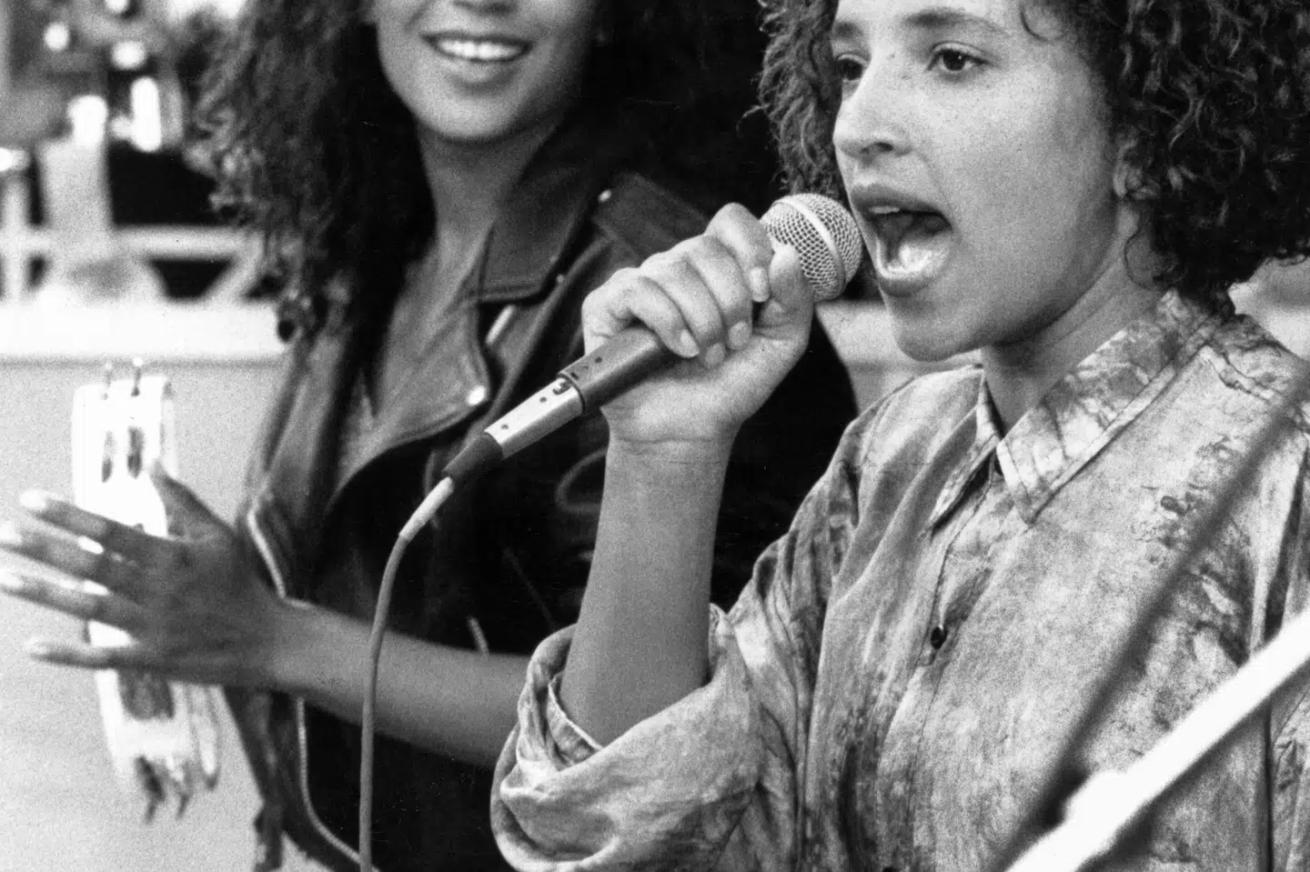 Her ses Maria Bramsen synge side om side med Caroline Henderson i 80'er og 90'er-bandet Ray Dee Ohh. Steen Jacobsen/Ritzau Scanpix