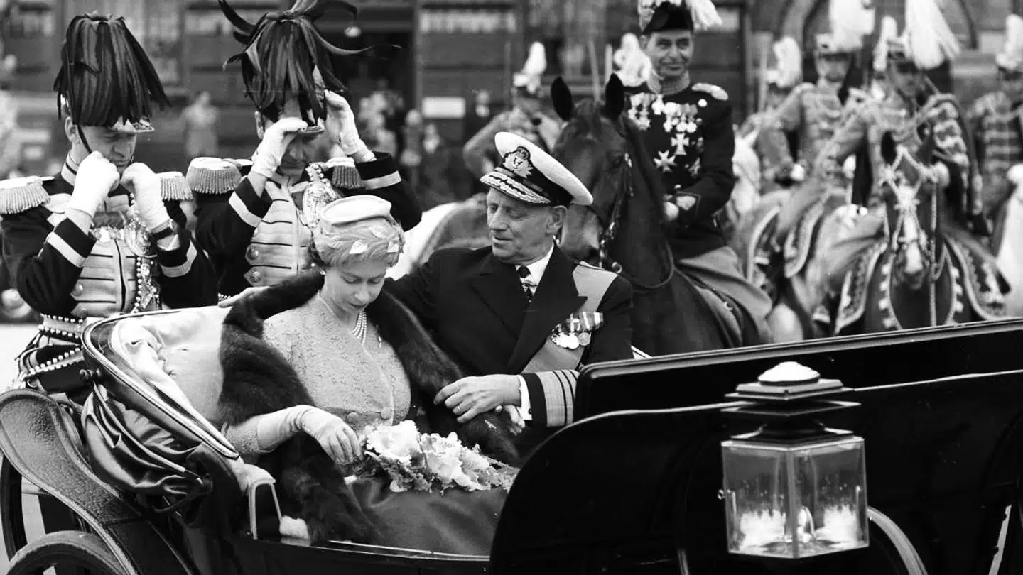 Frederik IX tog sig godt af Englands dronning, da hun i 1957 besøgte Danmark.