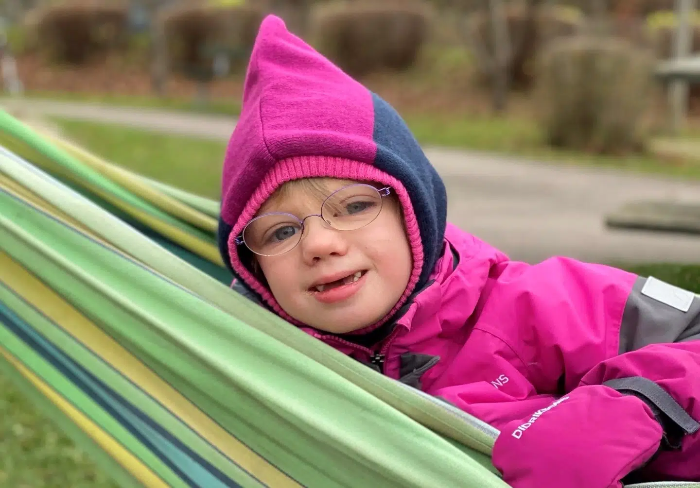 Otteårige Amanda har infantil autisme og har ikke noget sprog.