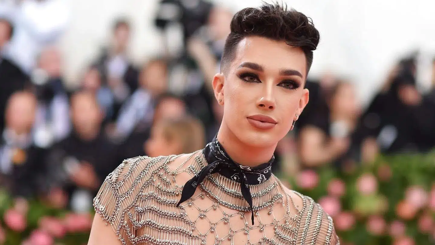 James Charles sendet seksuelle billeder til 16-årige drenge.
