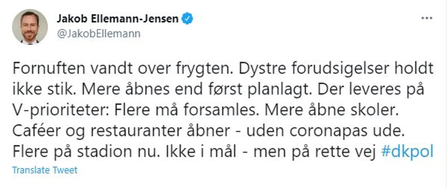 »Fornuften vandt over frygten. Mere åbne skoler,« skriver Jakob Ellemann-Jensen. Desværre så må mange elever bliver hjemme fortsat, fordi afstandskravene forhindrer at elever kan vende tilbage.