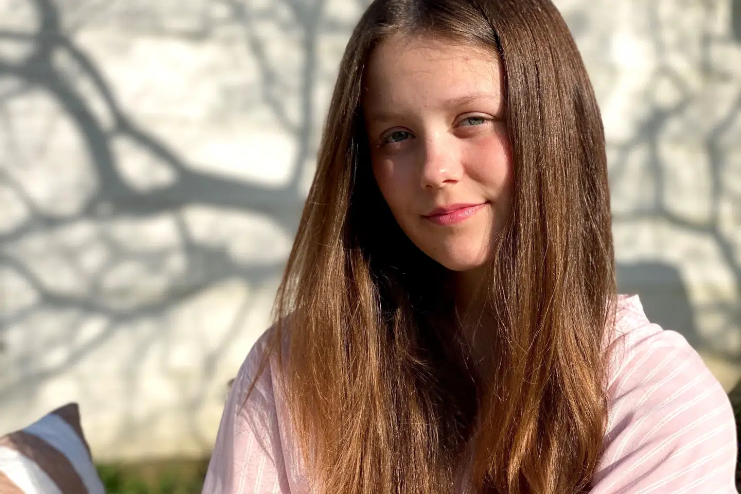 I anledning af fødselsdagen har kongehuset offentliggjort nye billeder af prinsesse Isabella. Billederne er taget i forårssolen ved Kancellihuset af hendes mor, kronprinsesse Mary. H.K.H. Kronprinsessen/Free