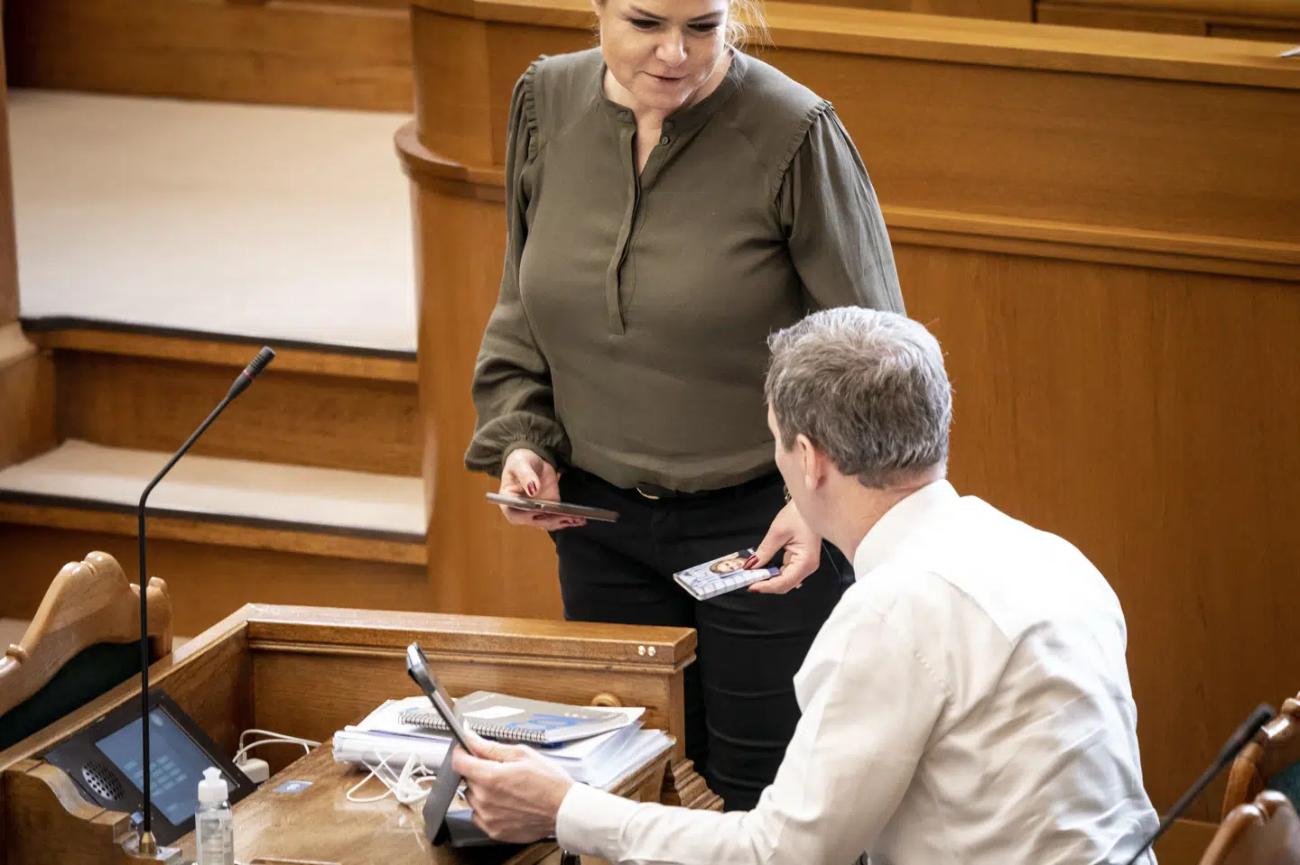 Inger Støjberg og Nick Hækkerup (S) under møde i Folketingssalen. Mads Claus Rasmussen/Ritzau Scanpix