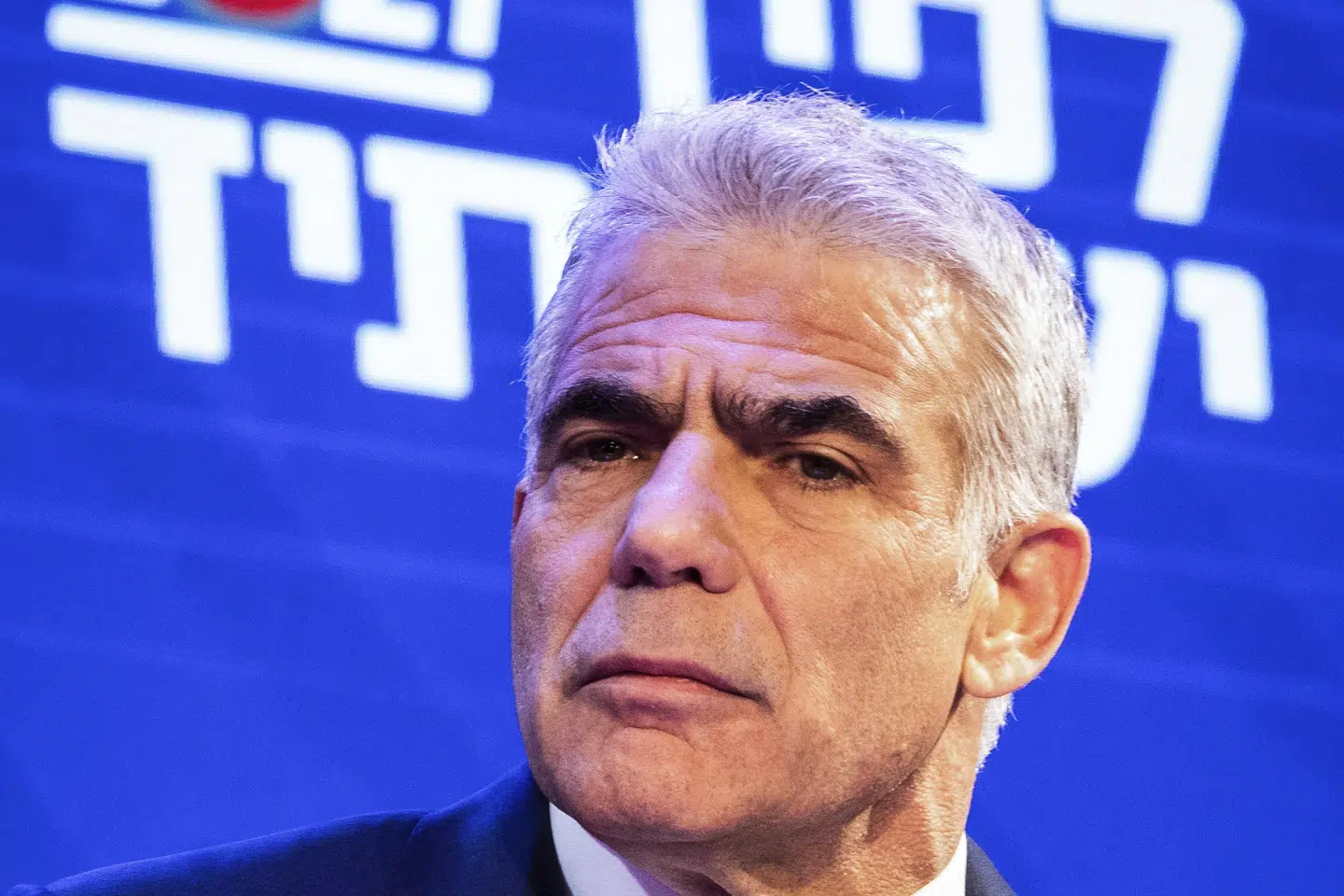 Den israelske oppositionsleder Yair Lapid opfordrer til, at der dannes en enhedsregering, mens premierminister Benjamin Netanyahu forsøger at danne en koalition. Ilia Yefimovich/Ritzau Scanpix