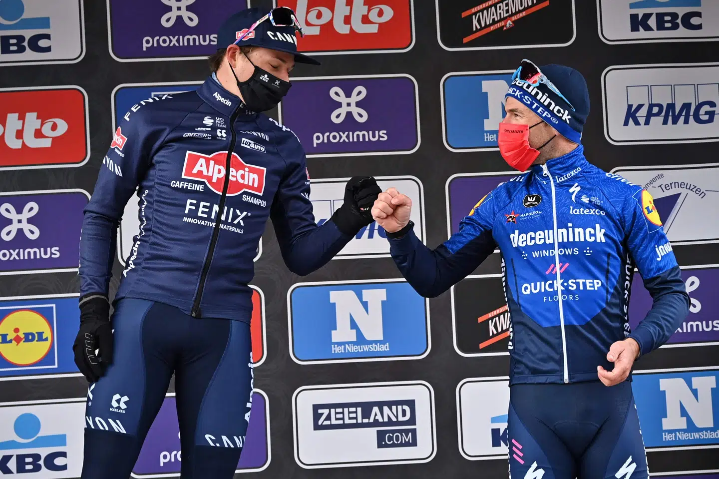 Jasper Philipsen vandt lørdag med Mark Cavendish på tredjepladsen, men søndag strøg sidstnævnte til tops foran Philipsen. David Stockman/Ritzau Scanpix