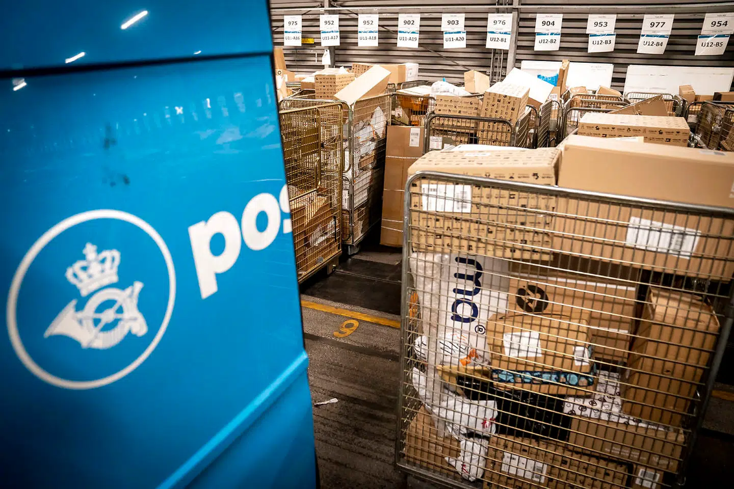 Arkivfoto. Sidste år gav coronapandemien øget efterspørgsel på at sende pakker, og det bidrog til ekstra travlhed hos PostNord.