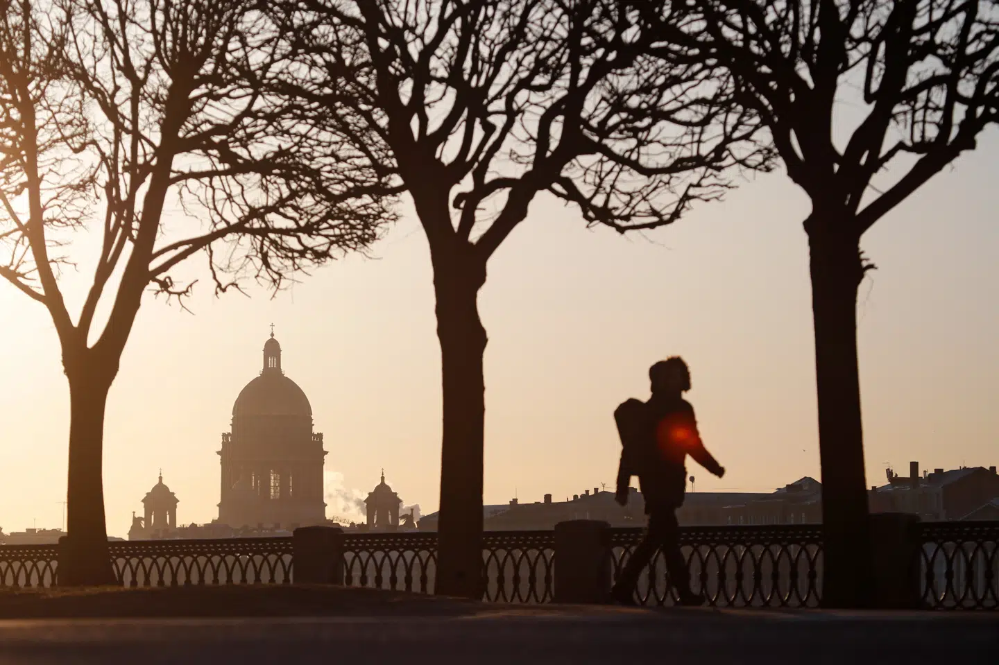 Den ukrainske konsul blev tilbageholdt på fersk gerning i Skt Petersborg, da en russisk borger var ved at overdrage ham hemmelige dokumenter om politiet og efterretningstjenesterne, lyder det fra den hemmelige tjeneste FSB. (Arkivfoto) Anton Vaganov/Reuters