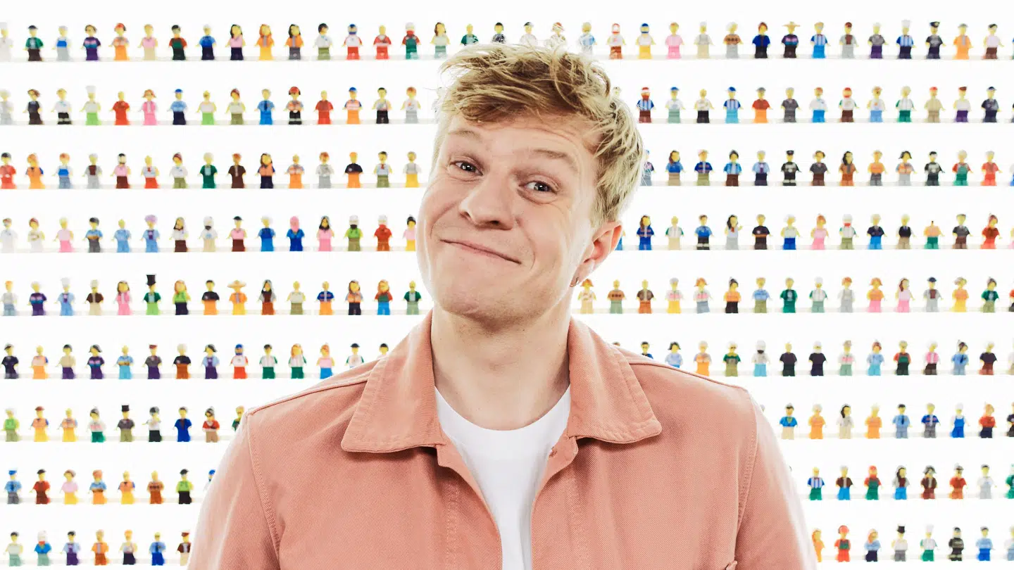 Victor Lander er som vært det bedste ved 'Lego Masters'.
