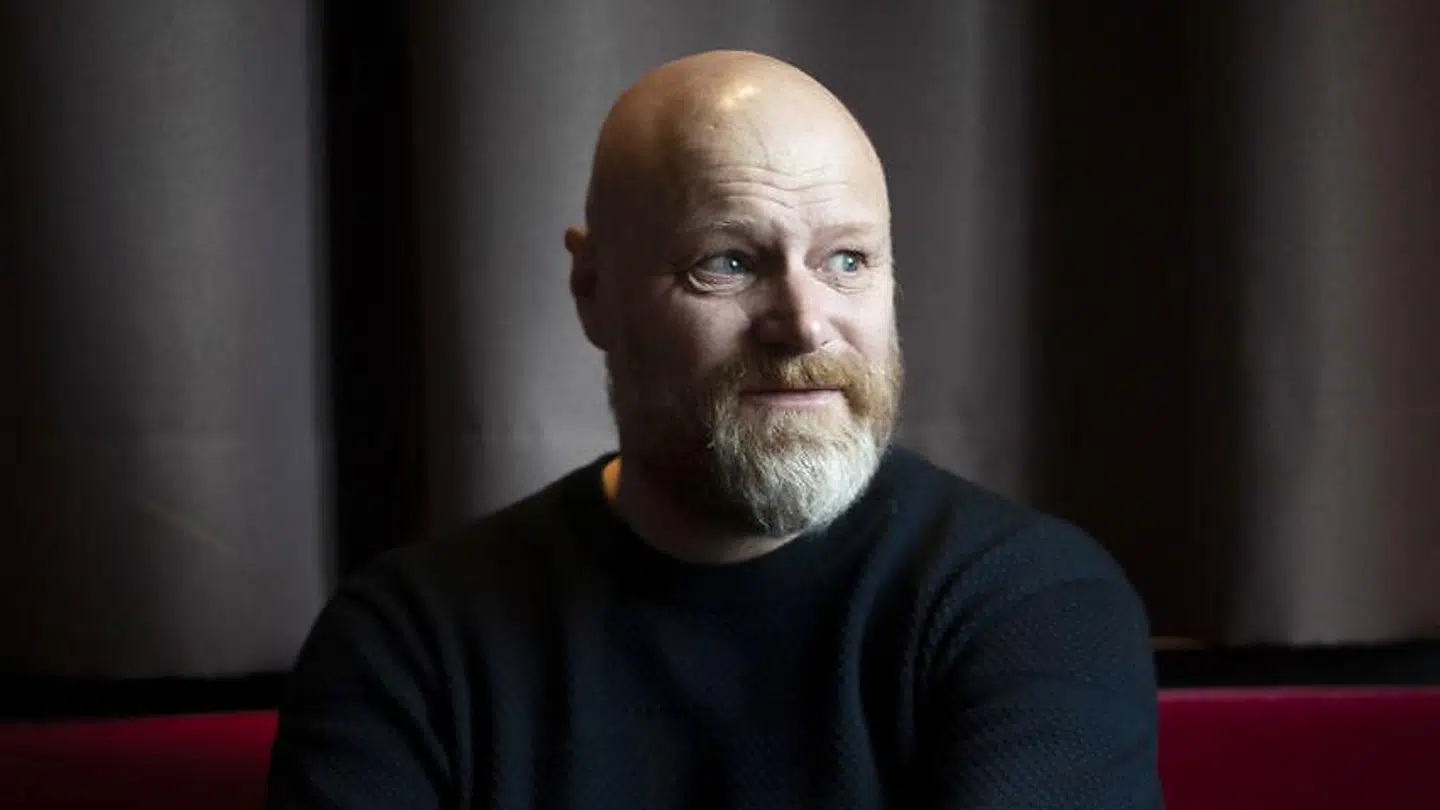 Mads Steffensen skiftede til Podimo, hvor han laver programmet 'Mads og A-holdet'.