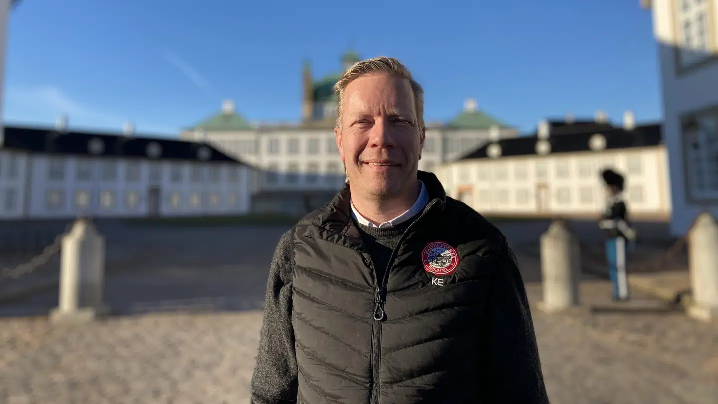 Klaus Eisenhardt er vokset op med kongefamilien i baghaven. Han fejrer hvert år Dronningens fødselsdag. I år er ingen undtagelse.