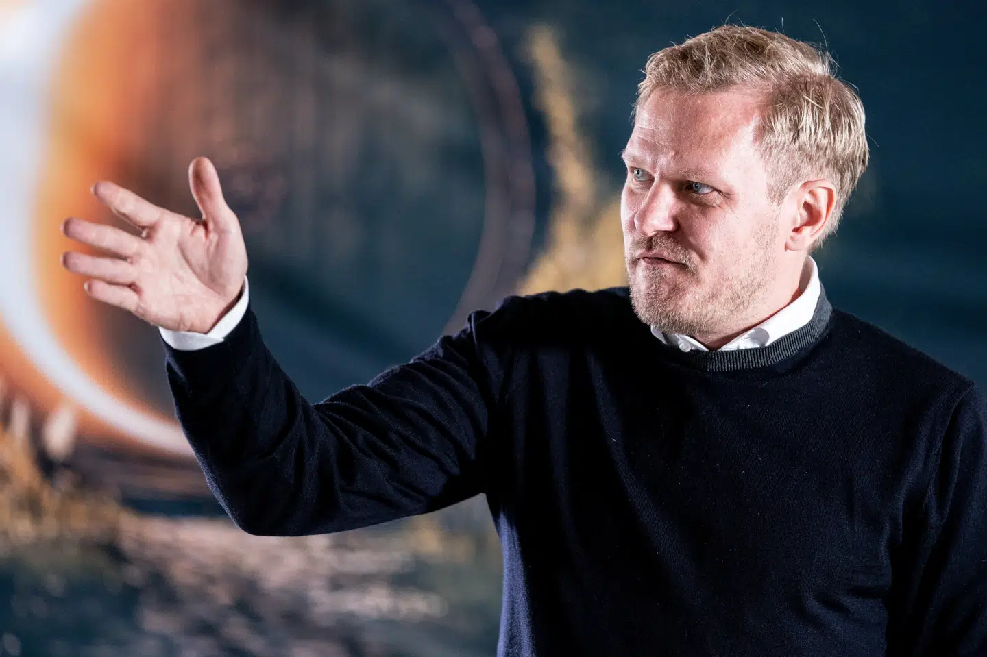 Medarbejdere ved Det Kongelige Teater har berettet om krænkende adfærd begået af en gæstekoreograf. Det har fået Det Kongelige Teater til at aflyse forestillingen. - Vores medarbejderes trivsel og sikkerhed har høj prioritet for os, siger teaterchef Kasper Holten (billedet). Niels Christian Vilmann/Ritzau Scanpix