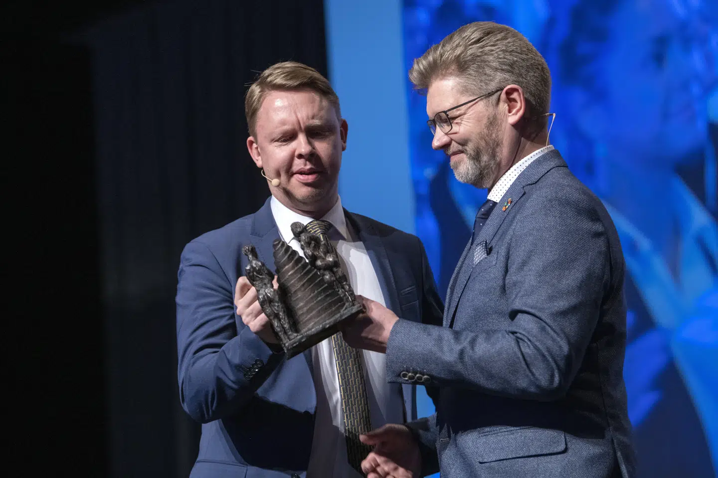 Fredericias forhenværende socialdemokratiske borgmester Jacob Bjerregaard (t.v.) er blevet centrum i en politiefterforskning om køb af byggegrund ved Lillebælt. Her ses han til en prisoverrækkelse i Bella Center i januar 2020 med en anden forhenværende borgmester, Frank Jensen, der måtte trække sig fra overborgmesterposten i København efter flere sager om upassende adfærd over for kvinder. Jens Nørgaard Larsen/Ritzau Scanpix