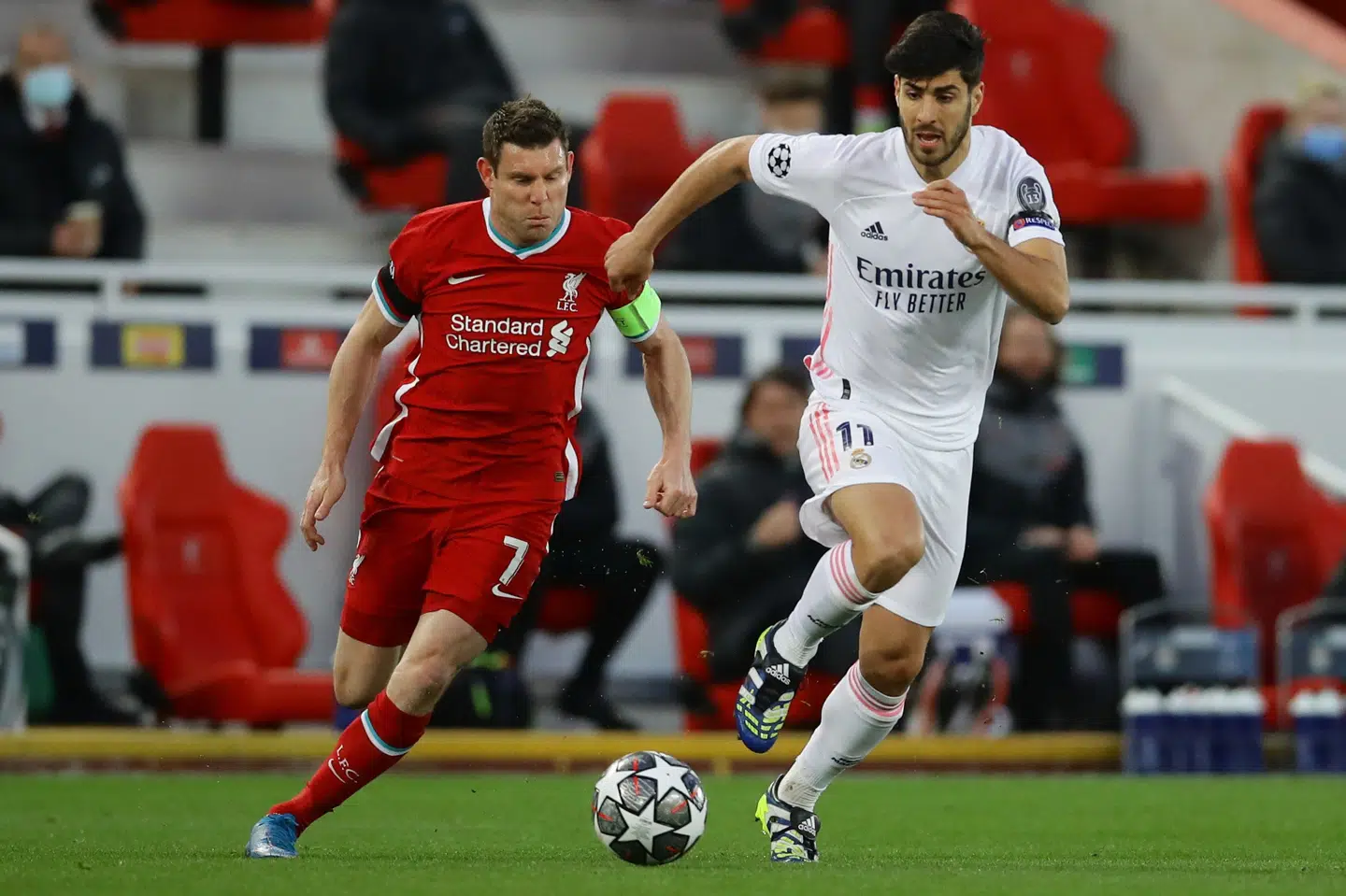 James Milner (tv.) var selv tæt på at score mod Real Madrid, men hverken han eller holdkammeraterne kunne finde netmaskerne. David Klein/Reuters