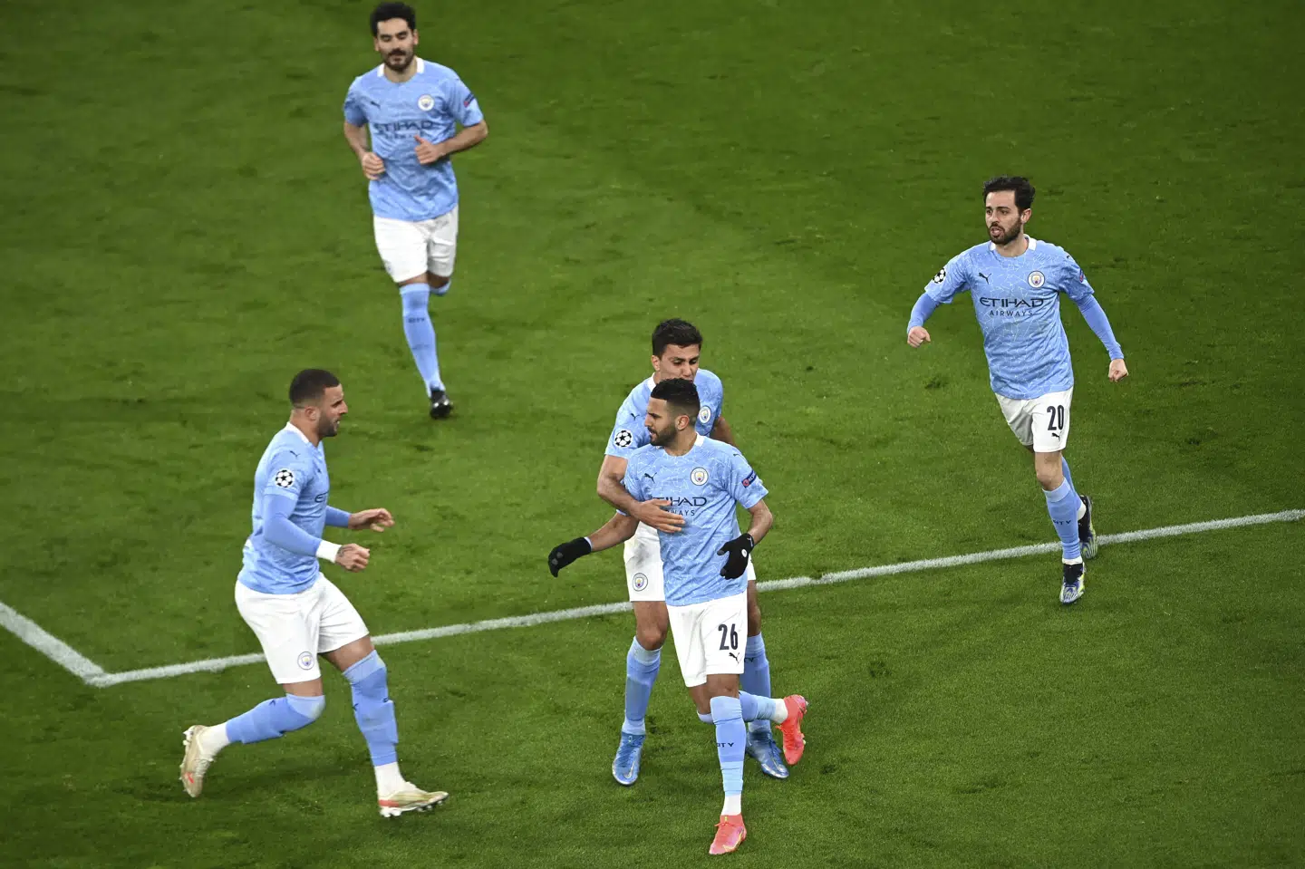 Riyad Mahrez jubler efter sin udligning på straffespark. Federico Gambarini/Ritzau Scanpix