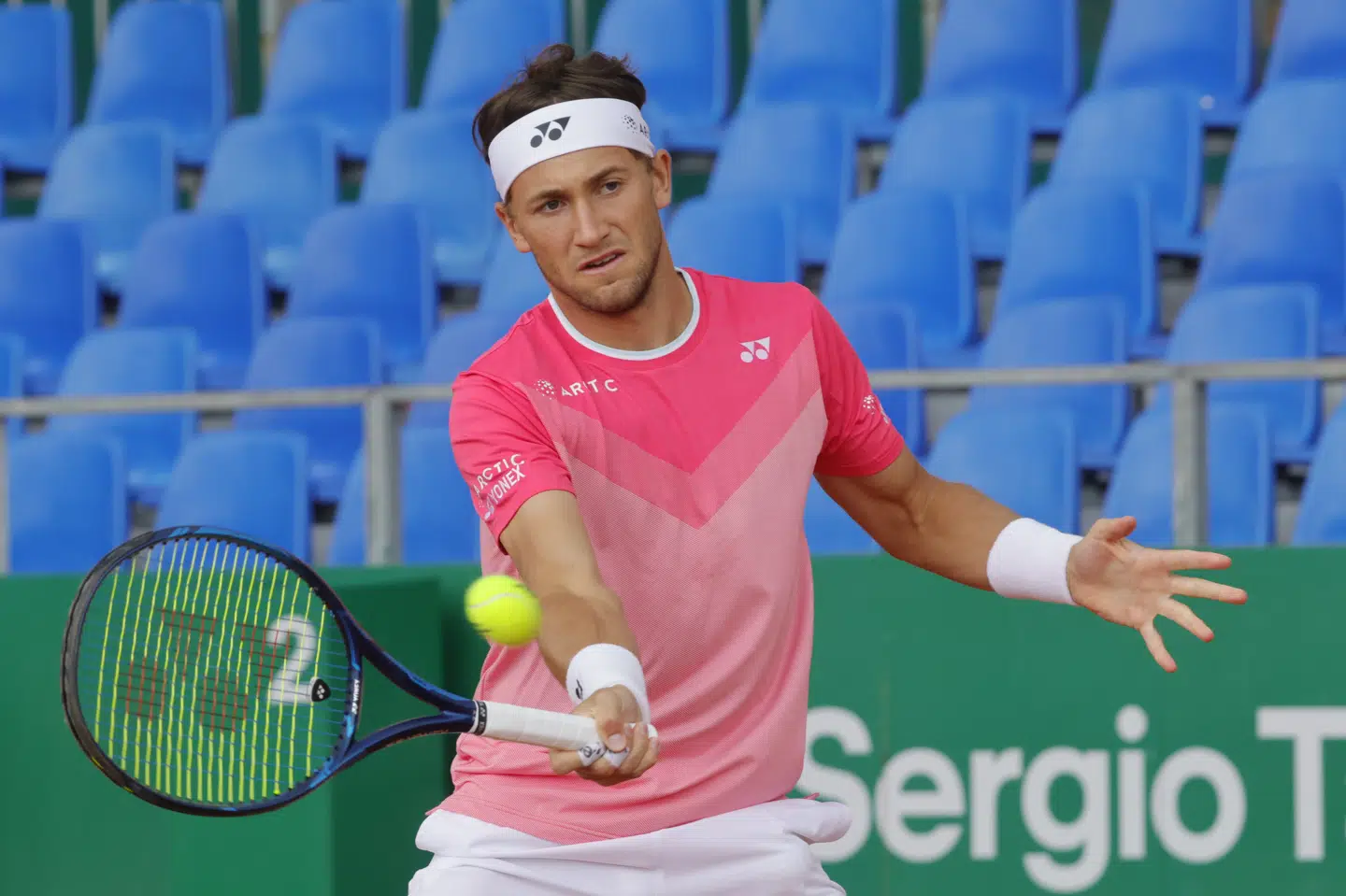 Casper Ruud vandt med sikre cifre over verdens nummer ni. Eric Gaillard/Reuters