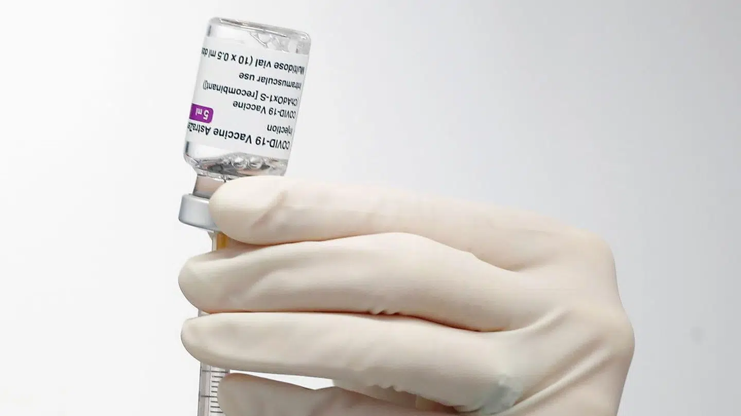 Vaccinen fra AstraZeneca er kommet i modvind verden over efter rapporter om få, men alvorlige bivirkninger. Knap 150.000 danskere har fået første stik af vaccinen. REUTERS/Alessandro Garofalo REFILE - CORRECTING YEAR