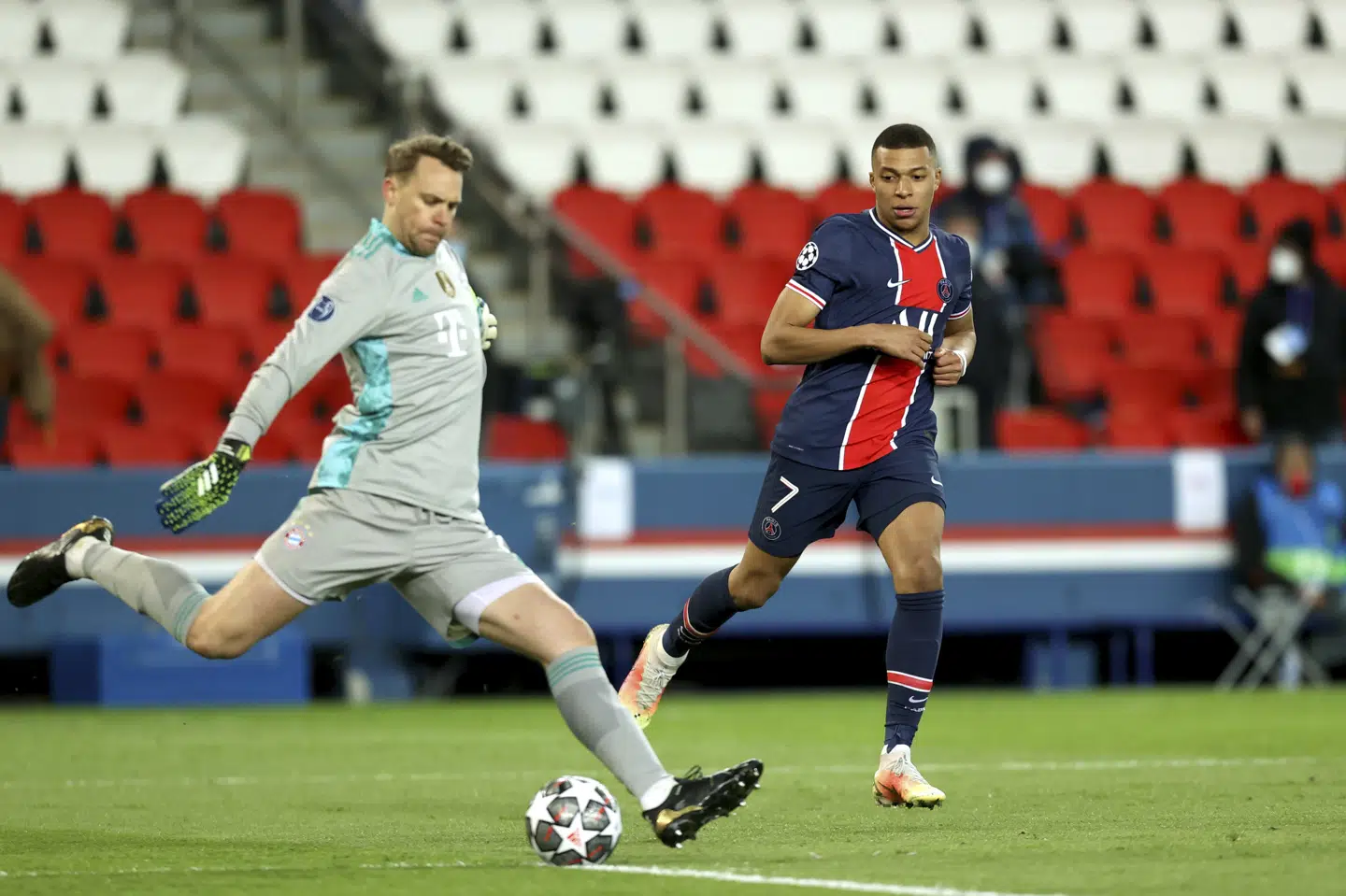 Manuel Neuer og Bayern München er ude af Champions League. Sebastien Muylaert/Ritzau Scanpix