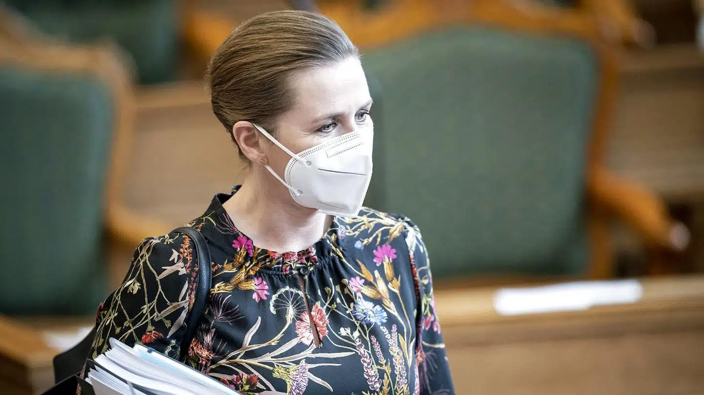 Statsminister Mette Frederiksen (S) under møde i Folketingssalen