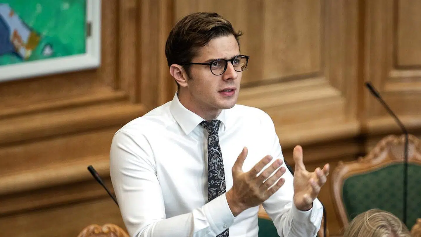 Alex Vanopslagh fra Liberal Alliance spurgte til om regeringen vil fjerne restriktionerne helt, når alle danskerne er vaccinerede. Det ville statsministeren ikke garantere.