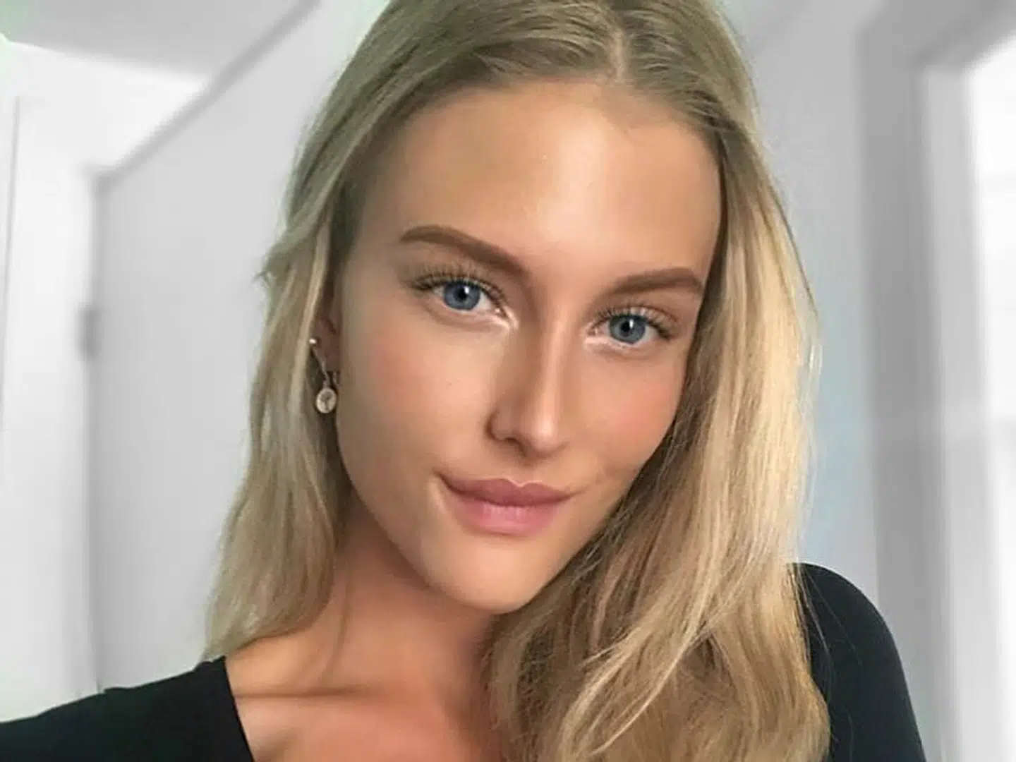 Emma Sophie Roy har mere end én gang kritiseret Umut Sakarya og hans måde at udtrykke sig på via sin Twitter-profil. Det har affødt mange reaktioner.