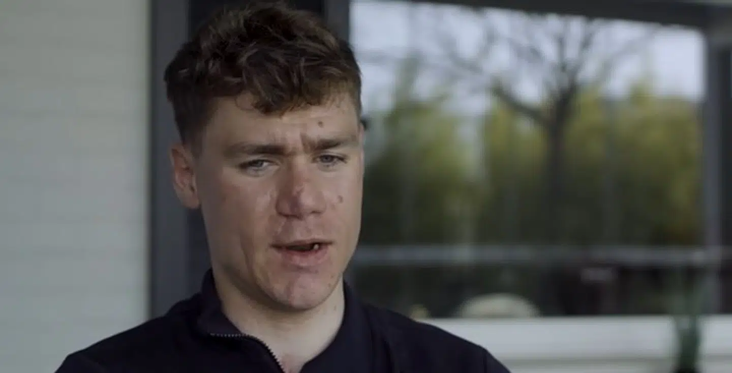 Fabio Jakobsen har været igennem flere operationer for at få rekonstrueret sit ansigt efter det voldsomme styrt sidste sommer.