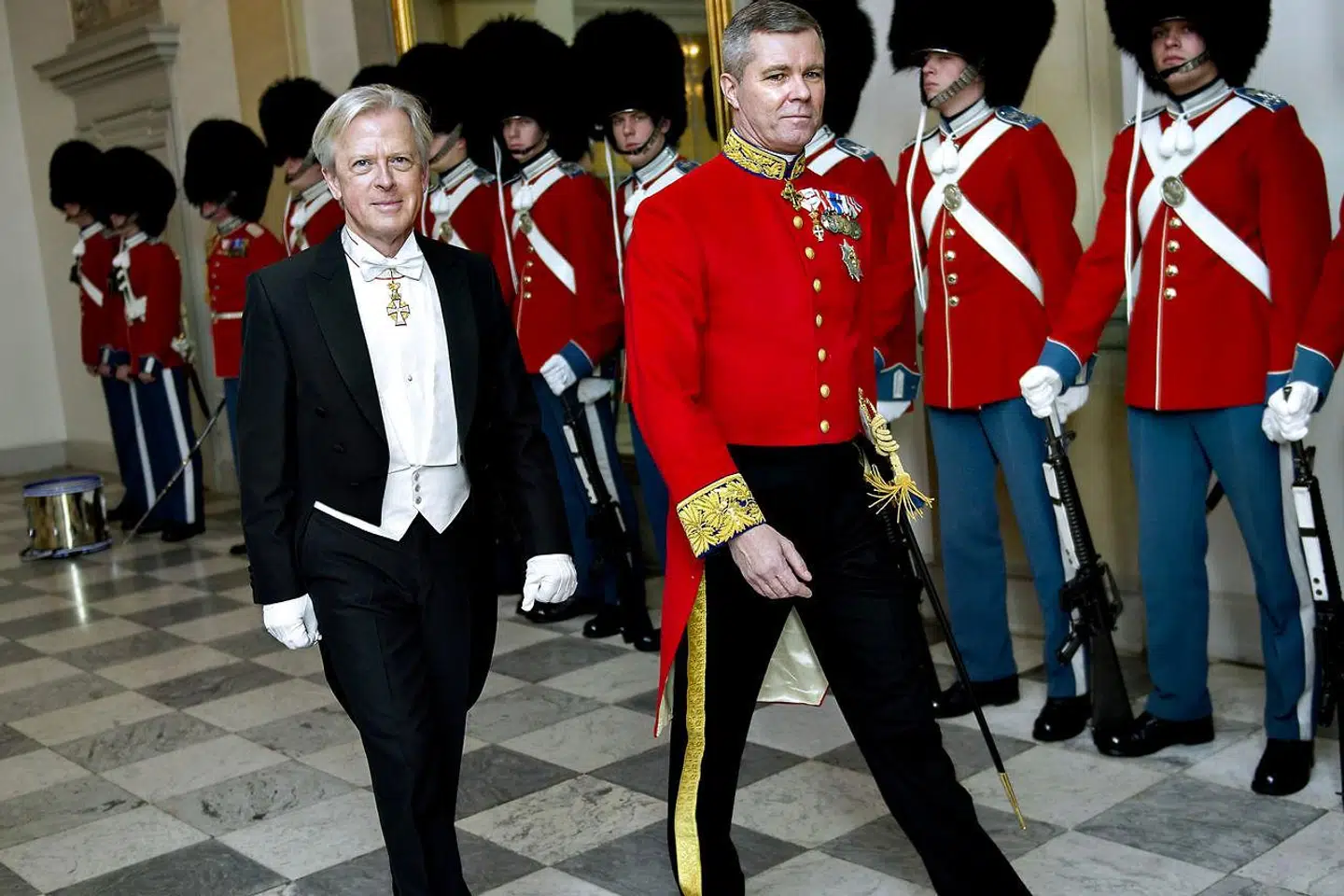 Kim Kristensen ses her som ceremonimester ved siden af den tidligere hofmarskal Michael Ehrenreich.