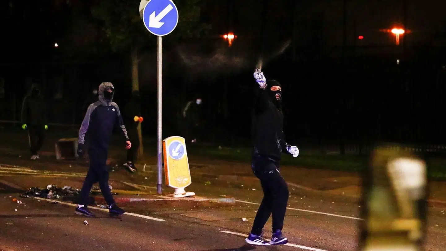 Drenge helt ned til 12-års alderen har været involveret i urolighederne. Foto: Jason Cairnduff