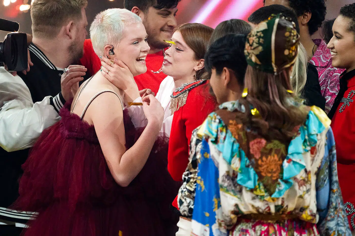 Solveig vinder X Factor-finalen, og Nikoline Steen Kristensen tager andenpladsen. X Factor-finale, på TV 2 fredag den 9. april 2021. Pooldækning leveret af Ritzau Scanpix. Dækningen kan anvendes vederlagsfrit til redaktionel omtale af programmet. (foto: Martin Sylvest/Ritzau Scanpix 2021).