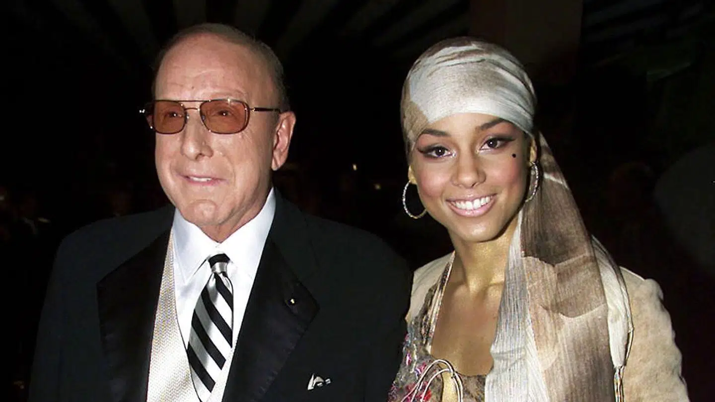 Clive Davis med Alicia Keys i 2002.