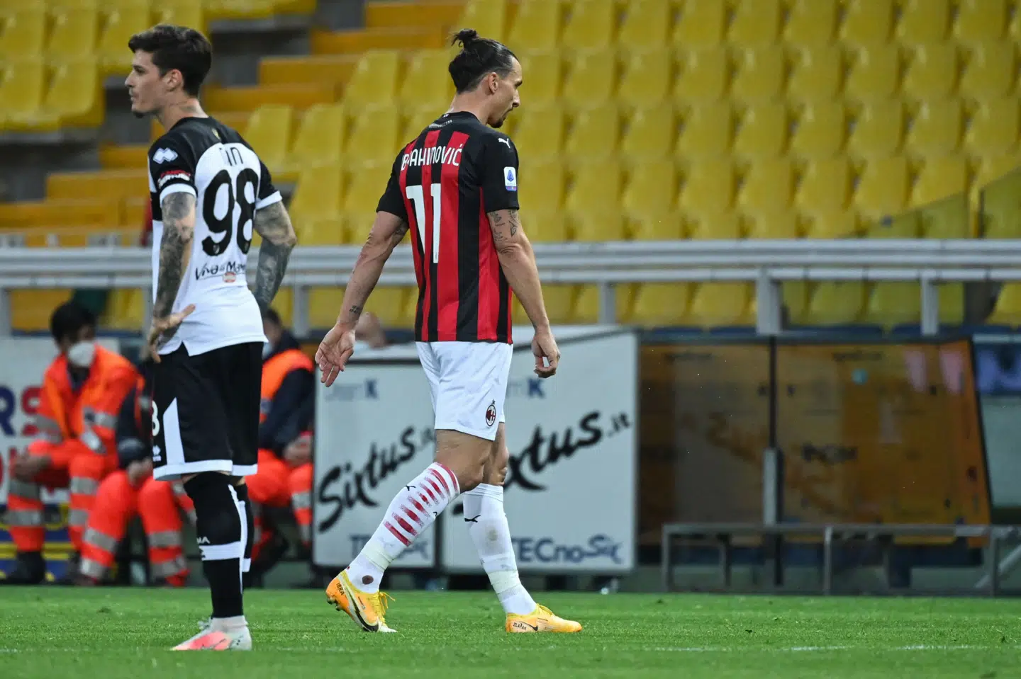 Zlatan Ibrahimovic blev udvist, da Milan slog Parma. Alberto Pizzoli/Ritzau Scanpix