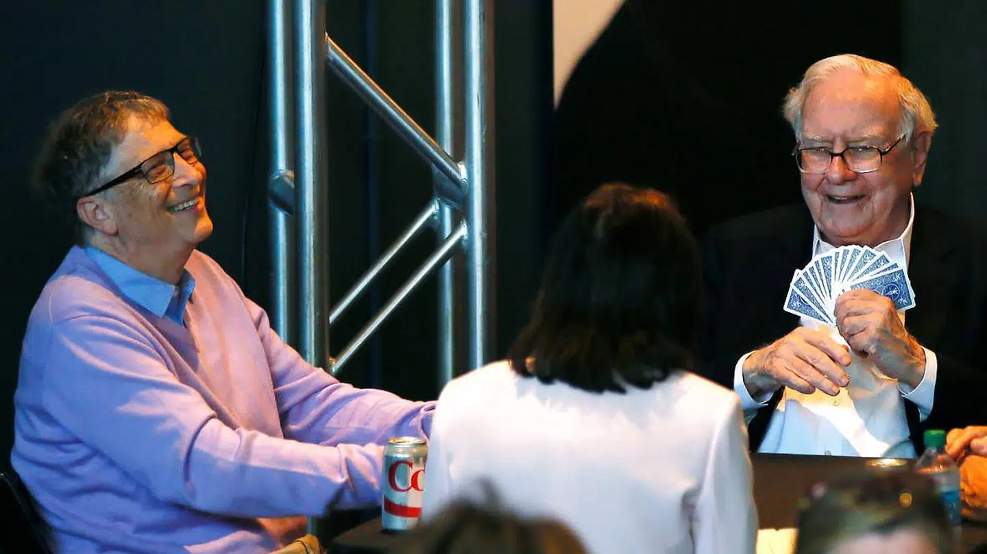 Warren Buffett spiller Bridge med Bill Gates.