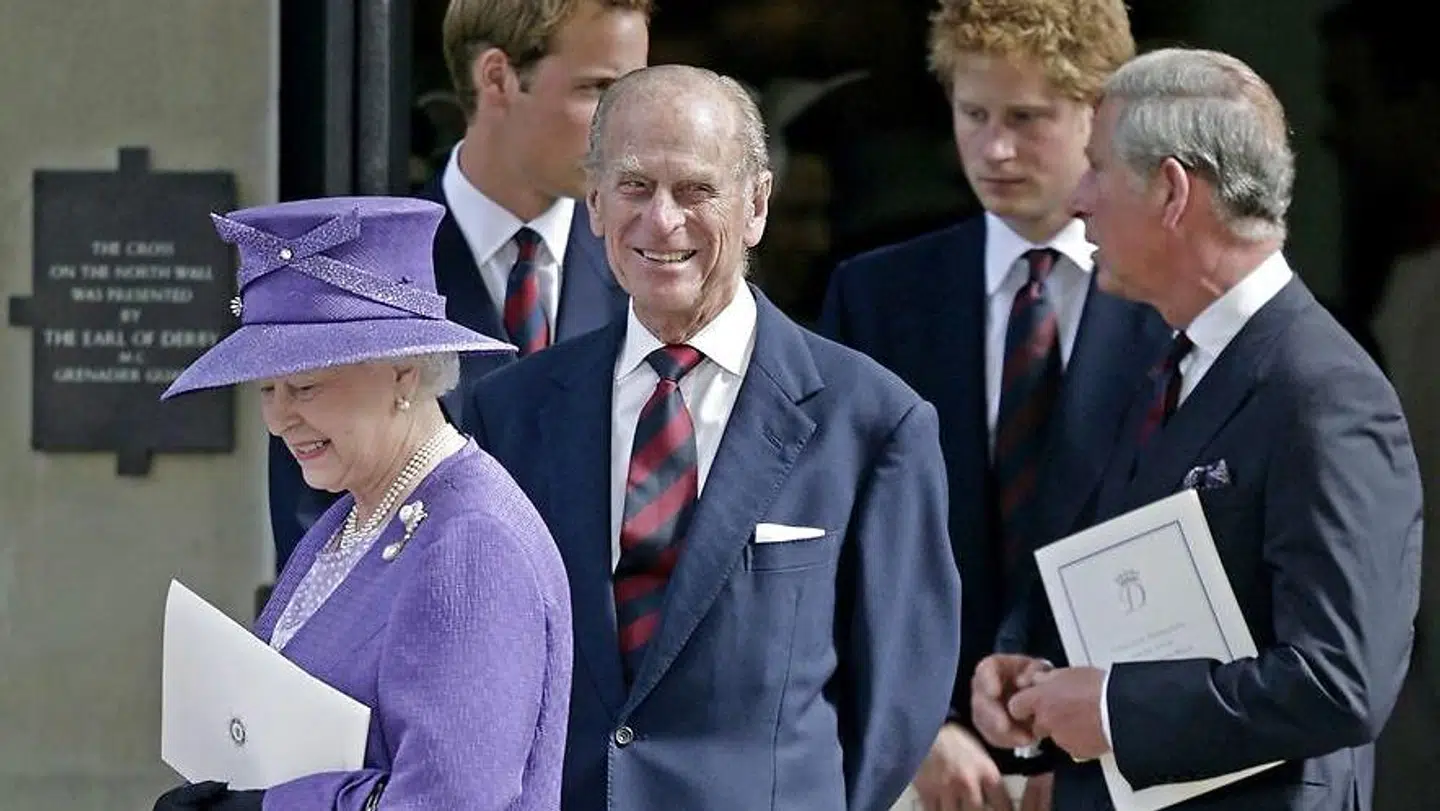 Prins Philip kendte godt sin plads i offentligheden – det var bag dronningen. Men derhjemme var det ham, der var overhoved for familien.