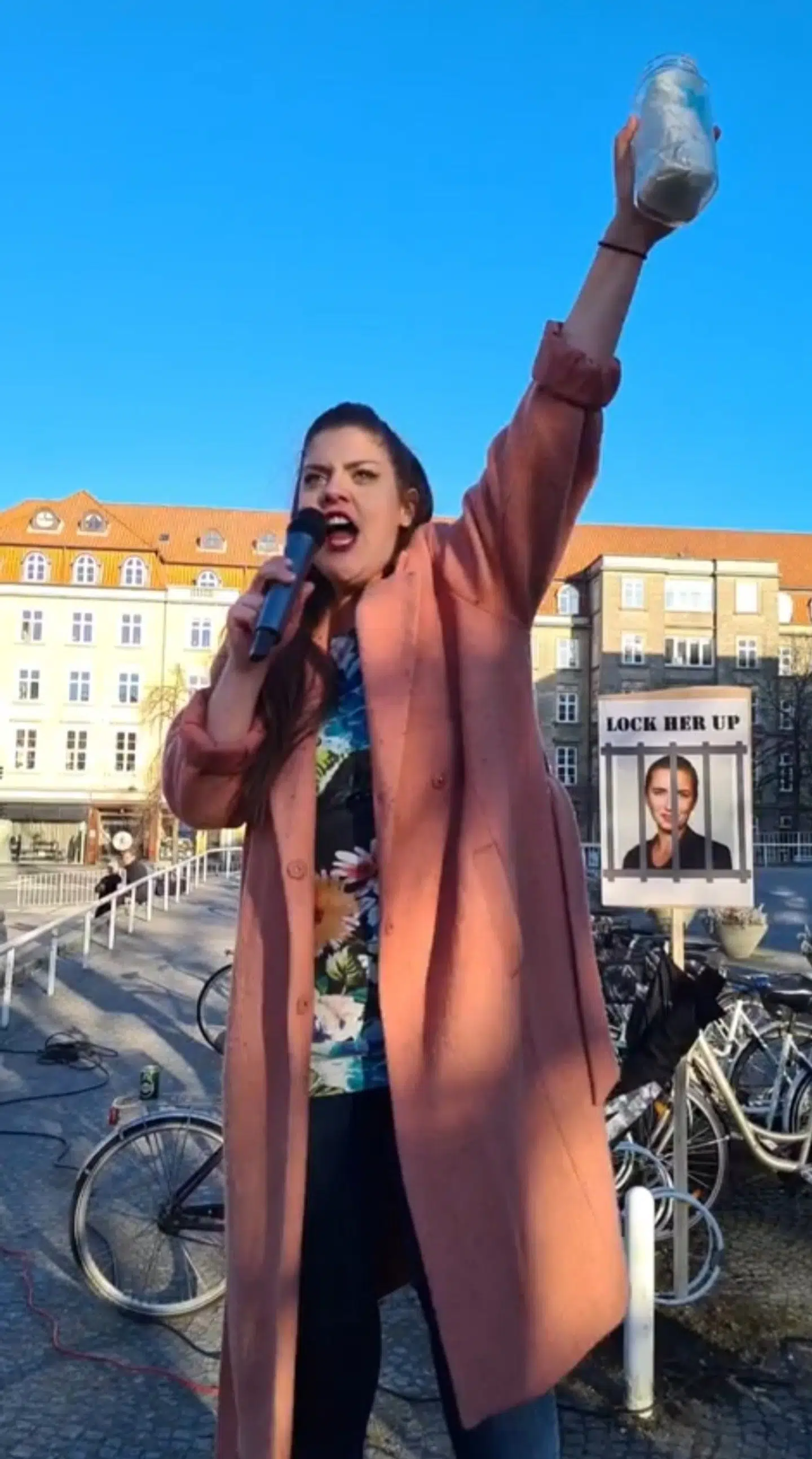 Vivian Anita Alexandru har tidligere været aktiv i demonstrationer mod regeringens coronapolitik.