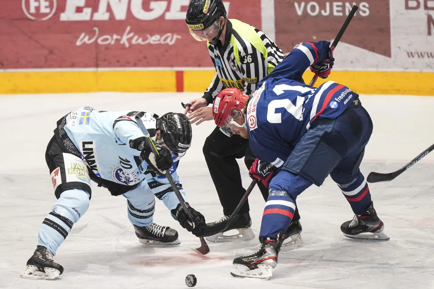 Hampus Gustafsson (th.) scorede målet til 3-1, da Rungsted tog den fjerde og finalegivende sejr over Sønderjyske i semifinaleserien. Claus Fisker/Ritzau Scanpix