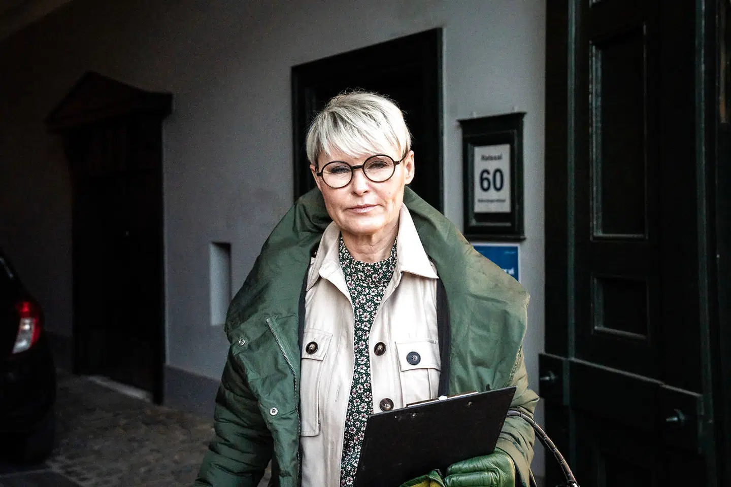 Line Baun Danielsen ankommer til København Byret tirsdag den 9. marts 2021. Line Baun Danielsen holder fast i krav om godtgørelse i forbindelse med den såkaldte tystyskilde og har derfor sagsøgt, Aller, Qvortrup, Kim Henningsen og tystyskilden.. (Foto: Emil Helms/Ritzau Scanpix)