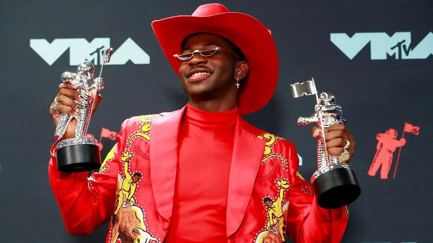 De omtalte sko blev lanceret ved udkommelsen af Lil Nas X's nye sang 'Montero (Call Me By Your Name)'.