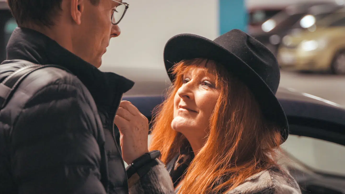Kirsten Lehfeldts karakter har i 'Guru' et godt øje til Simon Kvamms.