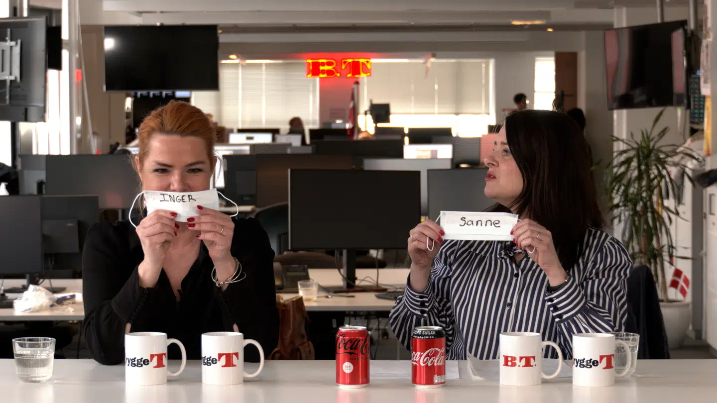 Det var mundbind, der blev brugt som bind for øjnene i dagens anledning.