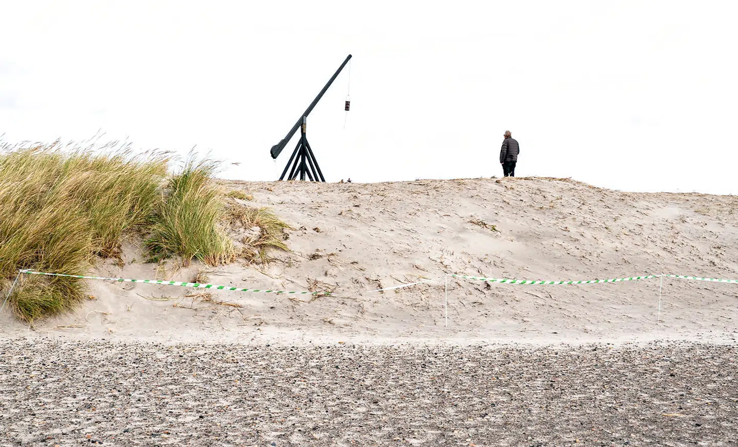 De udjævnede klitter ved Skagen Sønderstrand ligger umiddelbart ved det kendte gamle vippefyr i den nordligste del af Skagen by.