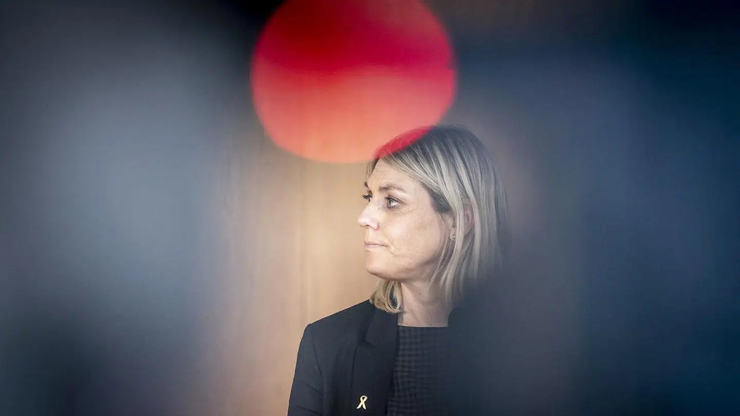 Forsvarsminister Trine Bramsen (S) er i den grad under pres.