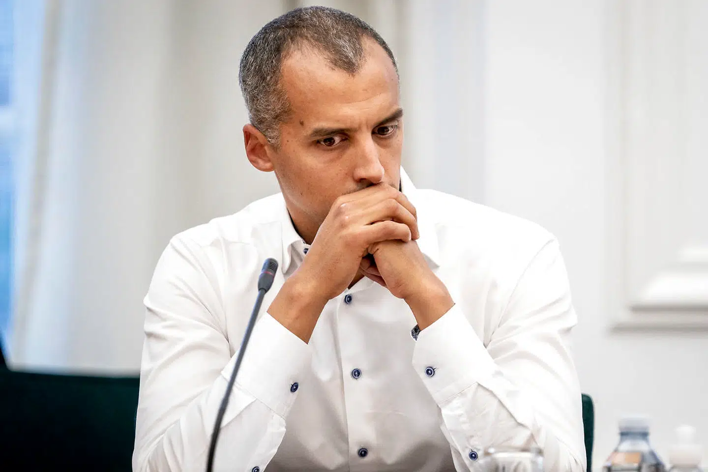 Udlændinge- og integrationsminister Mattias Tesfaye (S) under samråd om parallelsamråd i muslimske kulturer på Christiansborg, tirsdag 27. oktober 2020. Udlændinge- og integrationsministeren skal blandt andet redegøre for, hvad regeringen agter at gøre ved, at der blandt andet i Odense findes imam-råd og parallelle retsinstanser, der tilsidesætter danske love og skikke. (Foto: Mads Claus Rasmussen/Ritzau Scanpix)