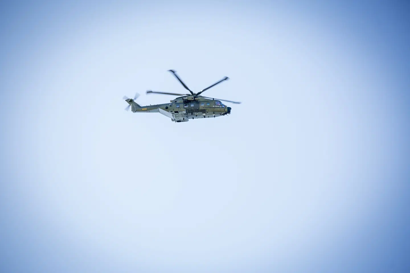 En helikopter fra Forsvaret var blandt andet sat ind efter melding om en kæntret båd på Horsens Fjord. (Arkivfoto) Mads Claus Rasmussen/Ritzau Scanpix